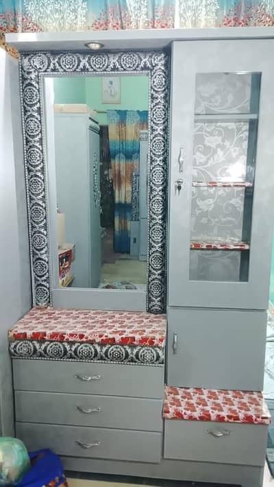 dressing table