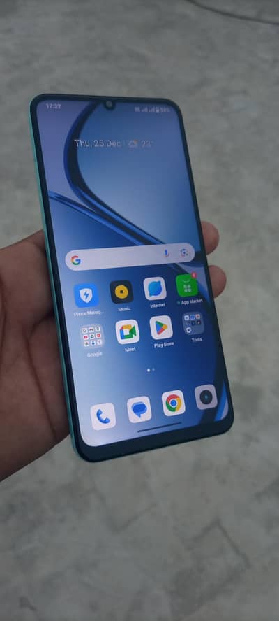 Realme C51 (4+8GB and 128GB)