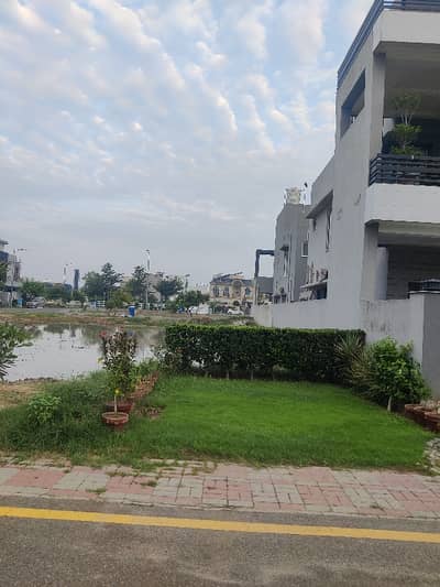 1 Kanal Hot Location Plot For Sale Near Eme 100 Feet Road