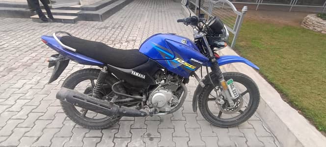Yamaha YBR 125G on range road rawalpindi