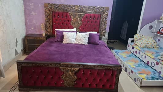 chiniot made bed with dressing 2 chairs table for sale