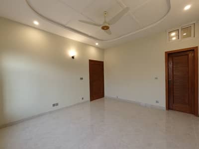 Reserve A Centrally Located House Of 1800 Square Feet In D-12/4