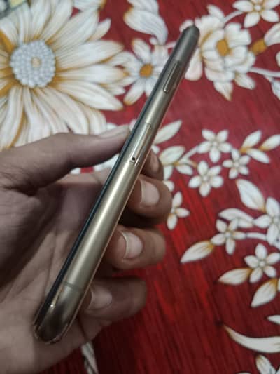 selling my iphone  64GB