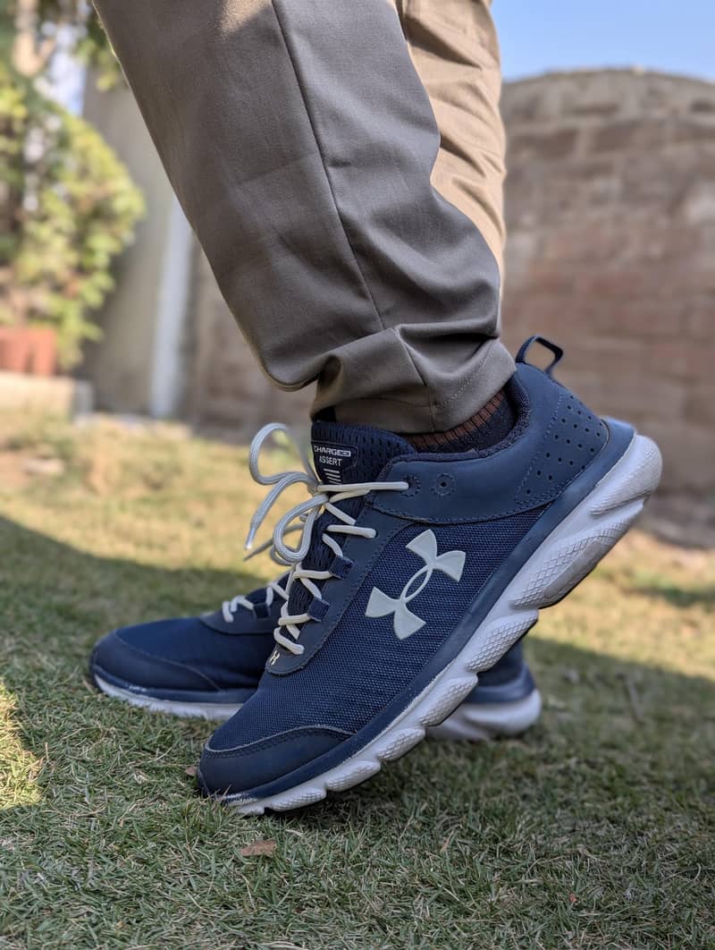 Under Armour Charged Assert 8 0