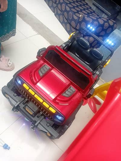 kids car 4x4 new excellent condition. . manually and remote control