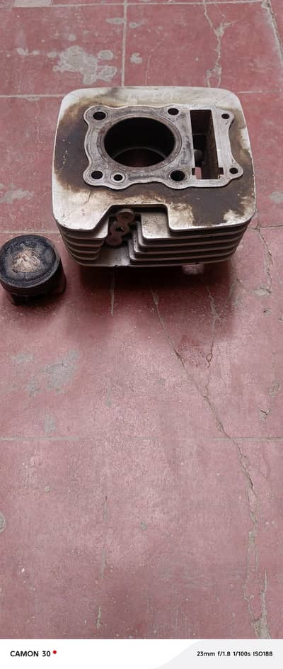 Suzuki gs 150 2012 non Euro model cylinder