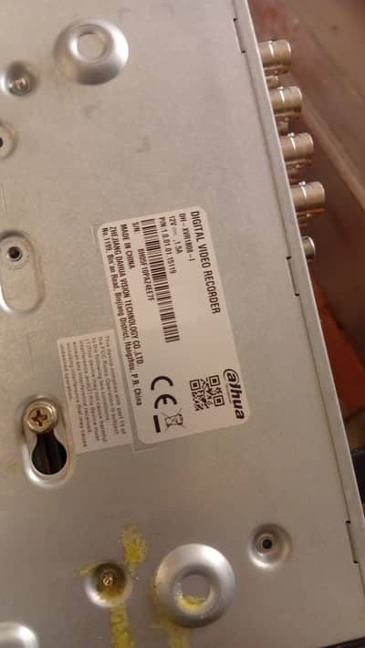 Dahua 8 cameras 2 dvr in working condition and 10 camerqs