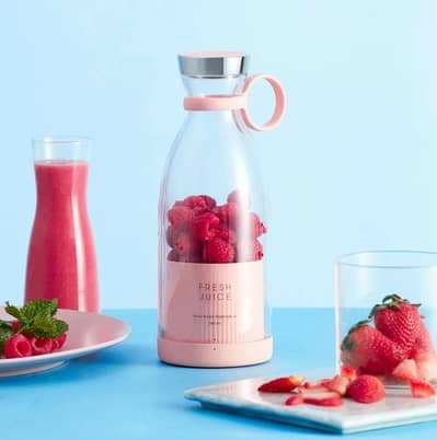 Portable Rechargeable Mini Blender - Juice on the Go! 