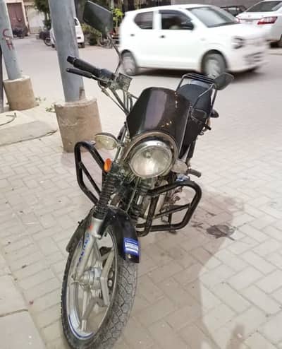 Suzuki GS 150 SE
