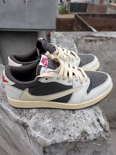 TRAVIS SCOTT REVERSE