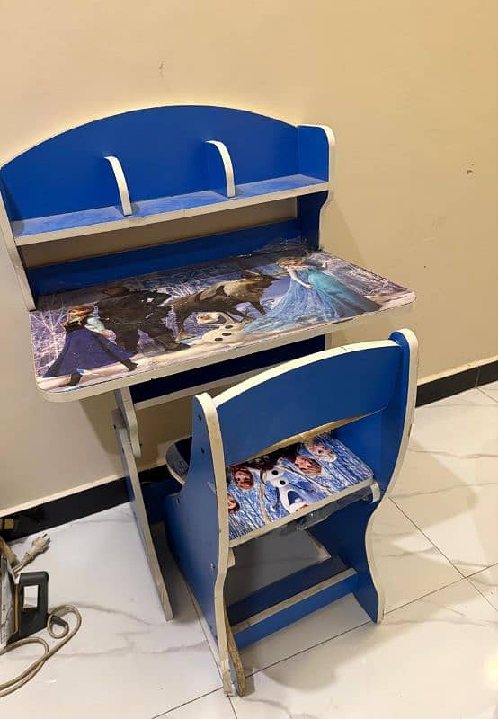 Study Table & Chair 0