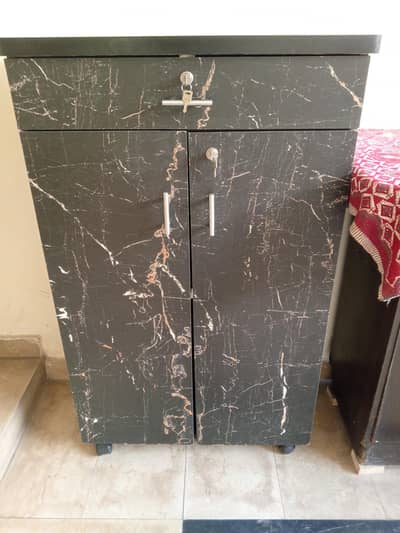 kids wardrobe in excellent condition