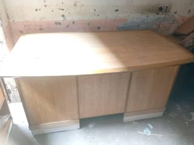 full size Office table And Chair urgent Sell  good condition