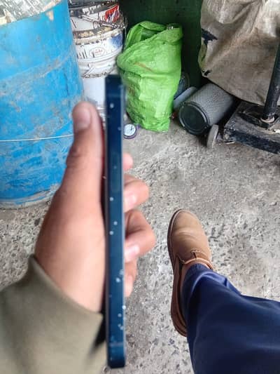 Exchang only with 12 pro and 11 pro max