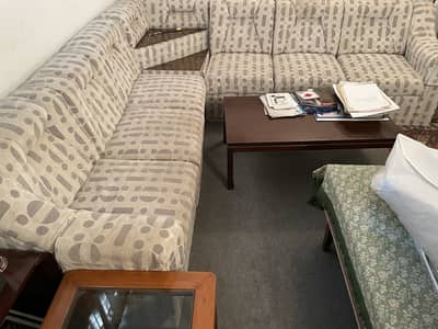 A TV Lounge 'L' shaped 6 seater sofa