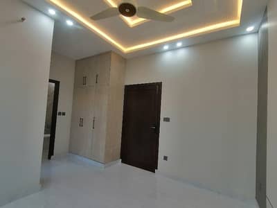 End Your Search For Prime Location Upper Portion Here And rent Now