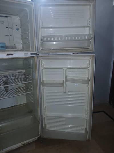 Dawlance Defrost refrigerator