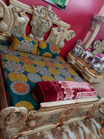 4 piece set Deco furniture available