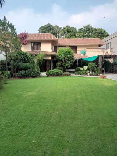 2 Kanal House Available For Family & Lush Green Lawn