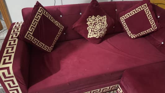 7 seater sofa only 1 year used 9/10