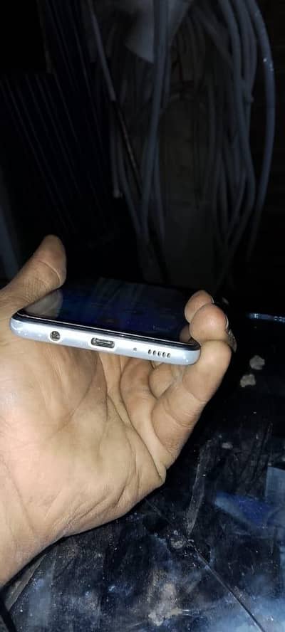 sumsung a31 (4/128) no open