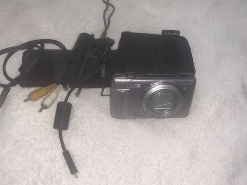 Good condition camera 8