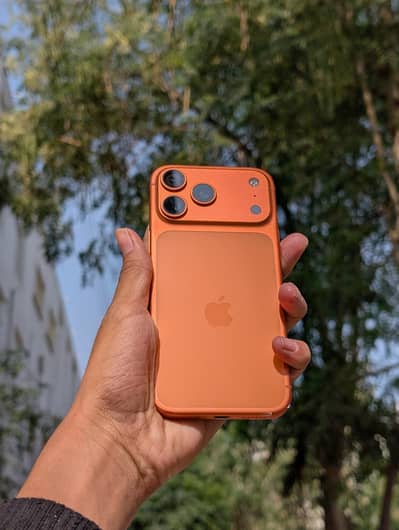 Iphone 17 pro max with original Charger box