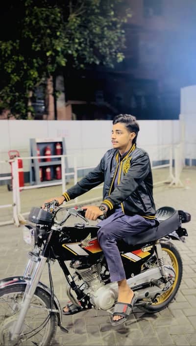 125 Fule Tank New Conditions Black Colour Tanki Tapye with Logo