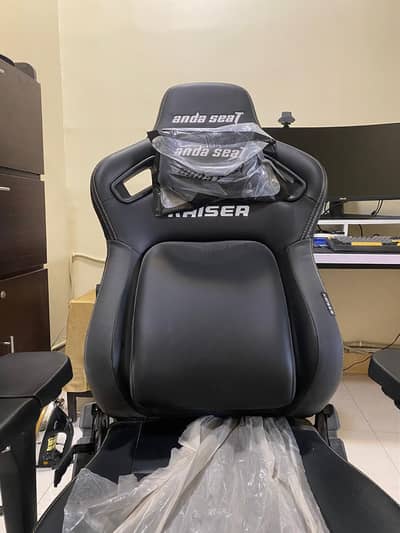 Anda Seat Kaiser 4XL Gaming Chair for Sale (With Box)