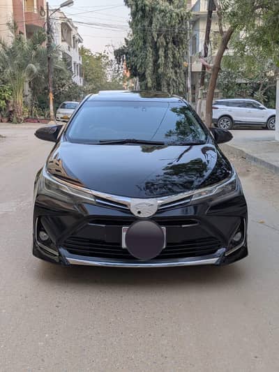 Toyota corolla grande model 2021 Black room