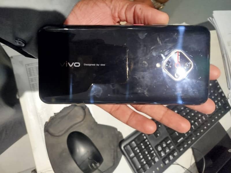 ڈبہ ہے چارجر نہیں ہے 0