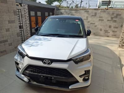 raize z 2021 peral white two tone