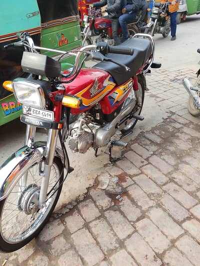 Honda CD 70 2025 model ha 8 months le the 4 5 mehna chale ha bs new