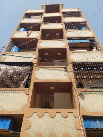 Centrally Located Flat For Sale In Allahwala Town Available