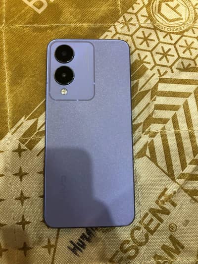 Mobile sell kar na h box nahi h I'd ki copy saht dy gy