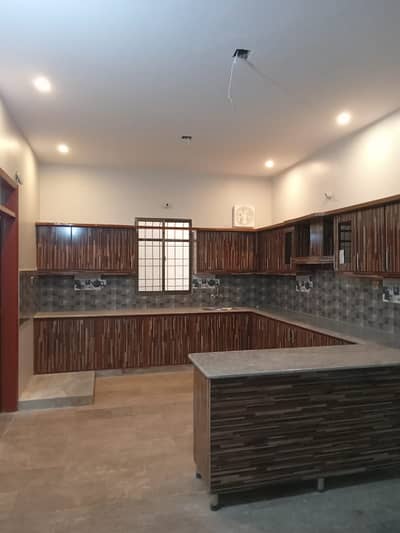 three bed dd portion for rent in johar