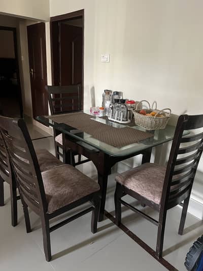 Dinning Table With 4 Chair