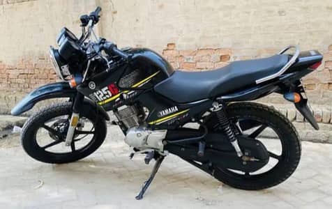 Yamaha YBR 125G bike hai