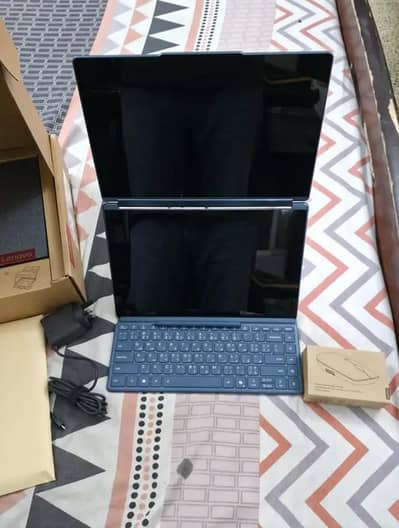 Lenovo yoga Book 9 14 IAH10 Dual OLDe Ultra 9