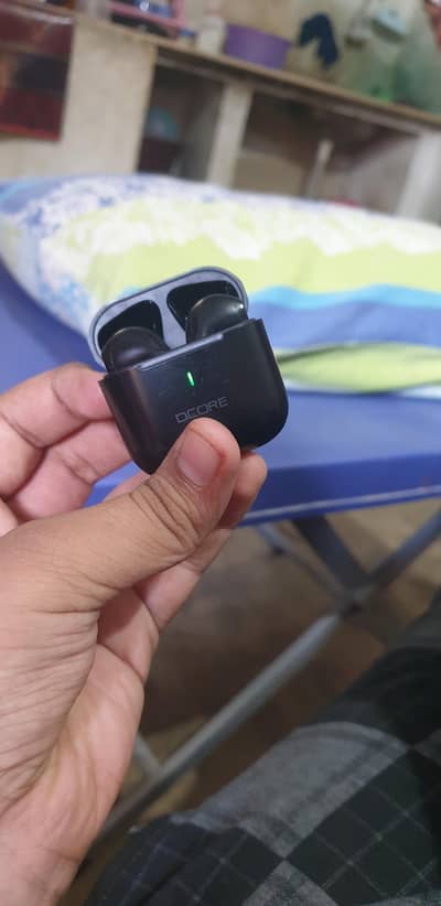 a power ful earphones and long time life