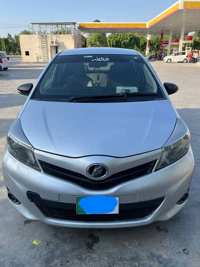 Toyota Vitz F 1.0 2011