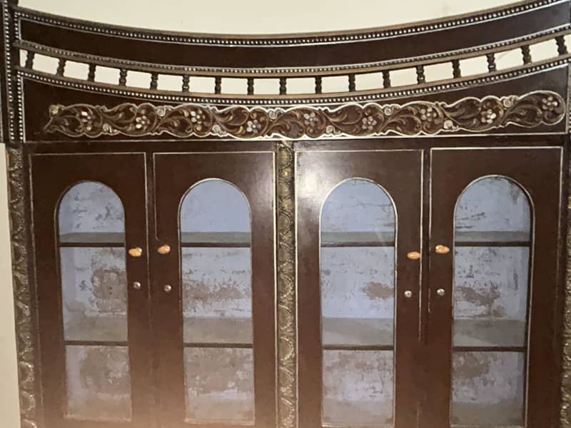 Dressing Table + Showcase 1