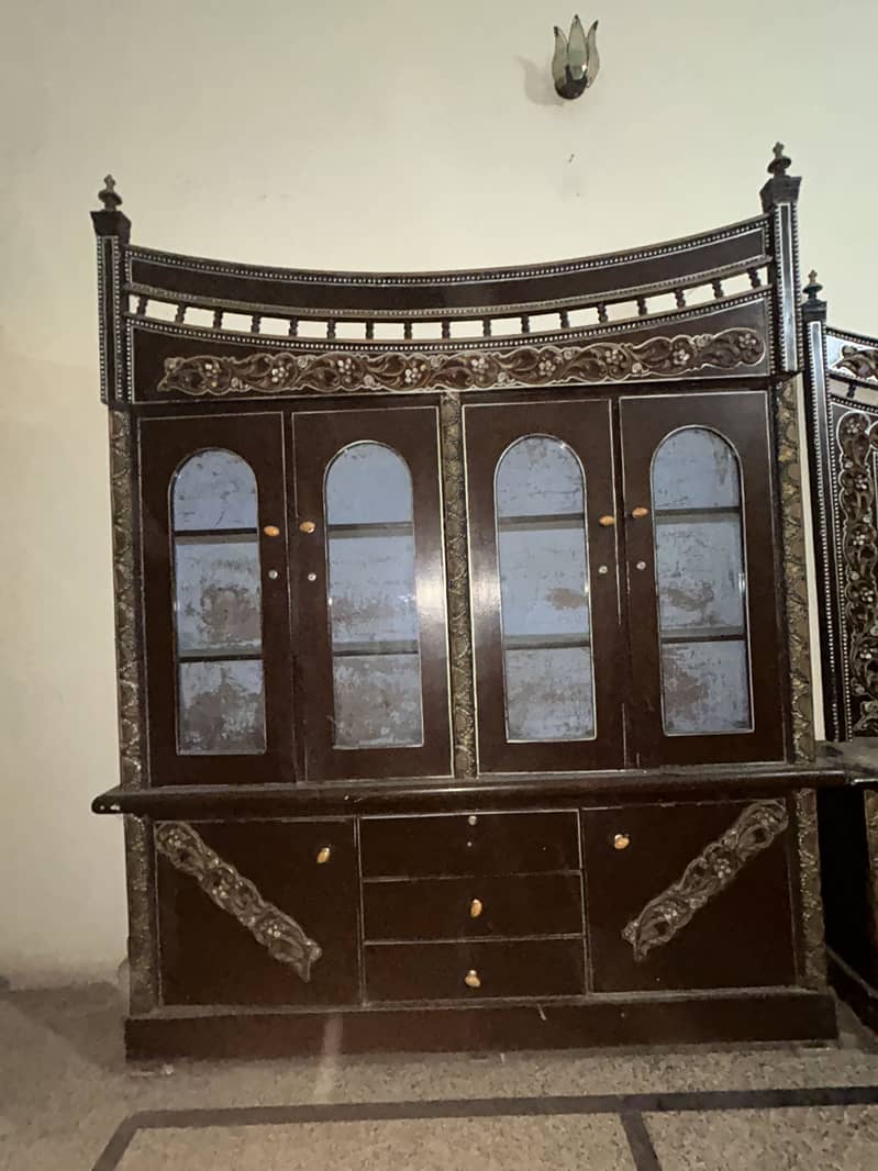 Dressing Table + Showcase 2