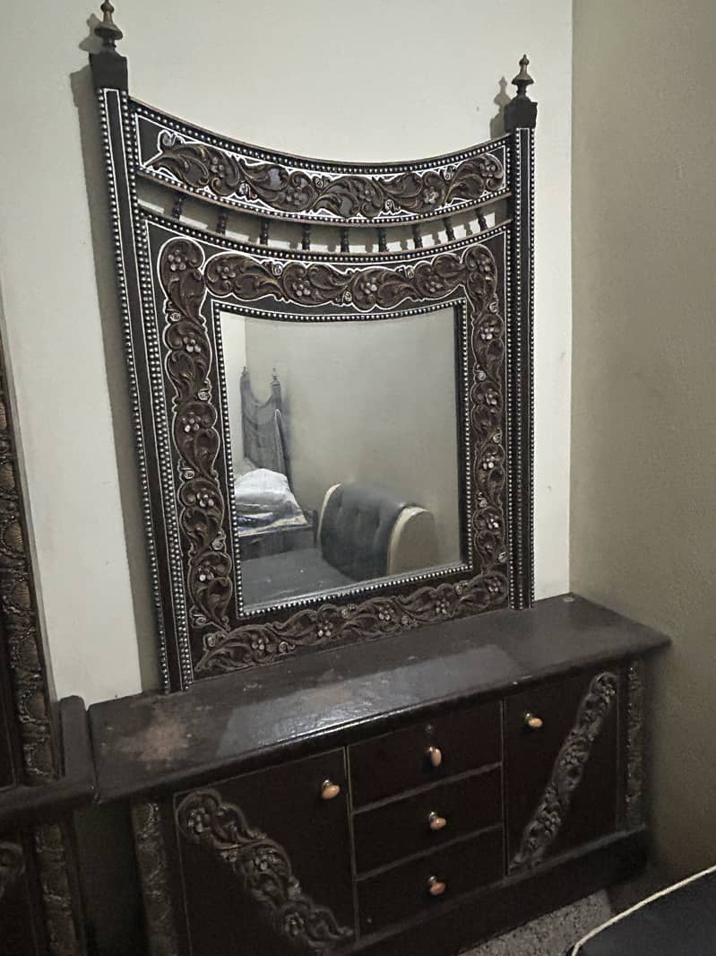 Dressing Table + Showcase 3