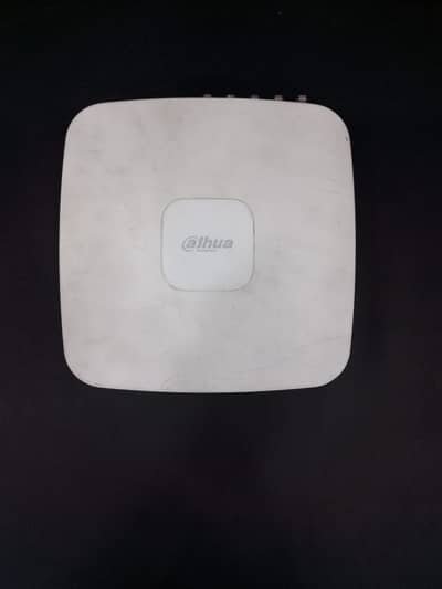 Dahua DVR 8 Channel  With 2TB Hard drive, 100% Health Condition 10/10