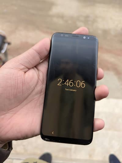 Samsung S8 pta Approved. like new  bs front camera ni chalta