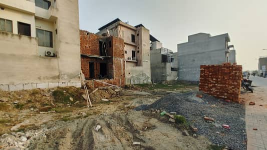 5 Marla Plot Back Side Or Park in ETIHAD TOWN Phase 1 FOR SALE