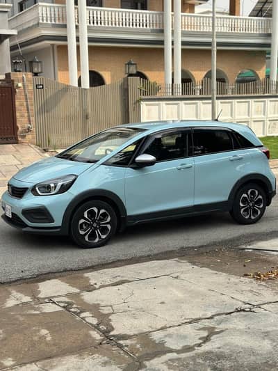 Honda FIT hybrid new shape