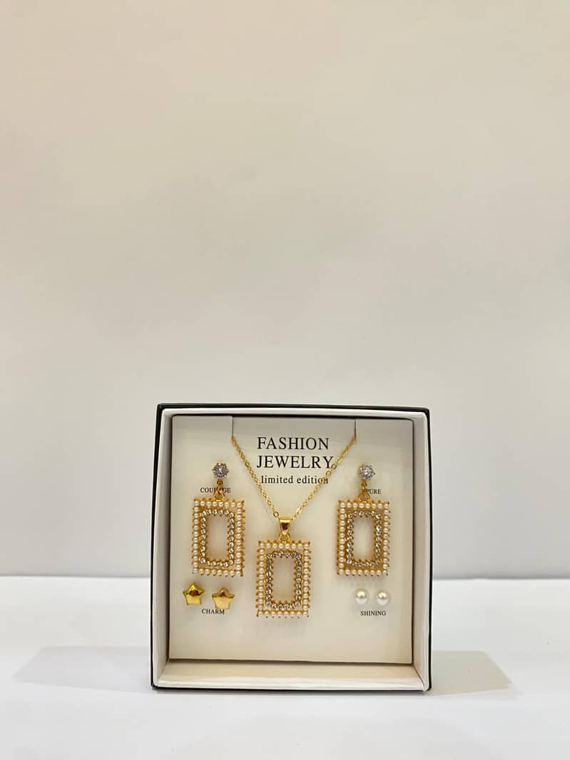 Elegant pendent set 2