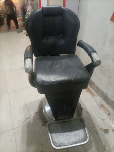 Barber chair like new condition